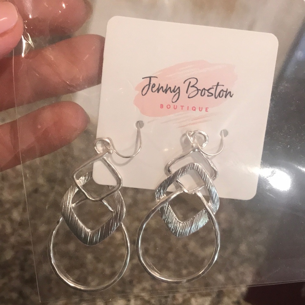 NWT Jenny Boston Boutique Silver Dangle Earrings